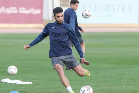 دون الكشف عن مدة الغياب.. سيراميكا كليوباترا يعلن تشخيص إصابة قندوسي